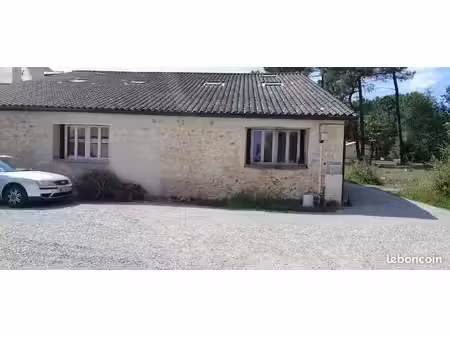 a loue maison t2 + en pierre rénovée centre ville de cavignac