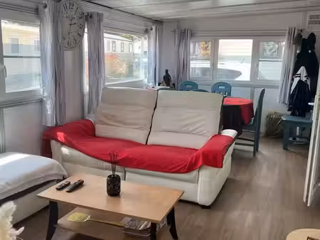 54 m²