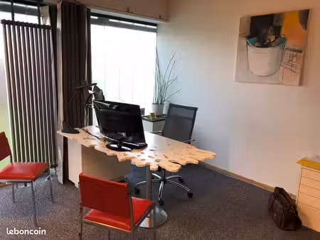 bureau de 17 m2 pibs vannes