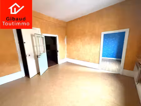 immeuble au coeur de bage le chatel! 98 000eur !