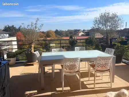 superbe appartement en attique