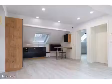 beau logement f3 avec grand garage dans petit collectif de 3 logements