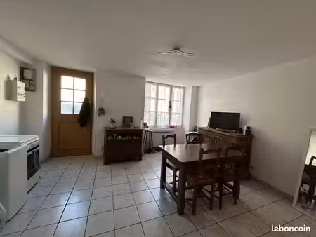 location studio premery centre ville