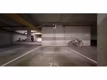 garage à louer à gent pour € 160