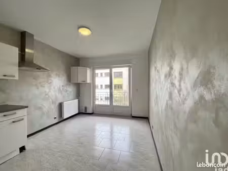 ? vente entre particuliers – f2 entièrement rénové avec balcon  garage et cave – forbach