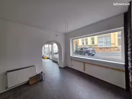 local commercial 60 m²