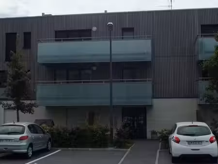 studio (1 pièce) avec grand balcon