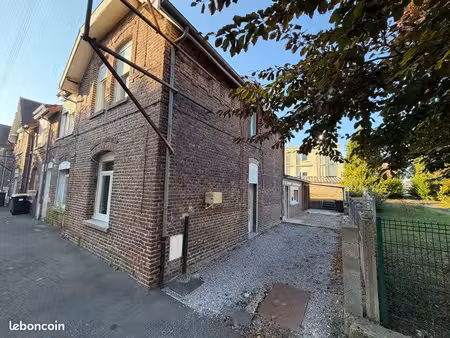 jolie maison semi individuelle