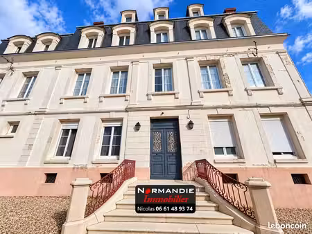 immeuble 23 pièces 483 m²