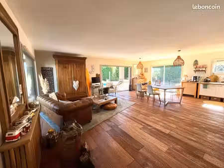 maison familiale – piscine 10x5 – terrain 2 400 m² – impasse