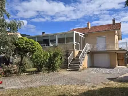 maison familiale avec grand jardin  véranda et beau potentiel