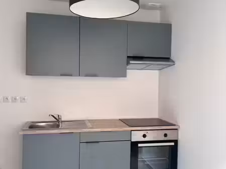 location t2 plein pieds centre auby