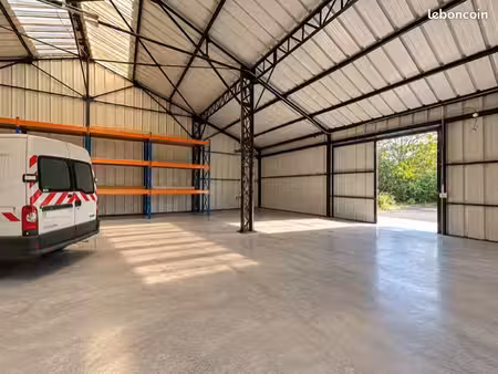 entrepôt / local d’activité – 145 m²
