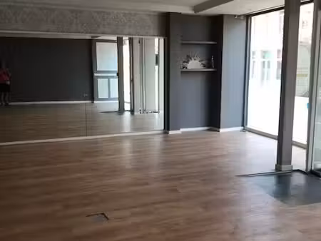 local commercial 70 m² douai