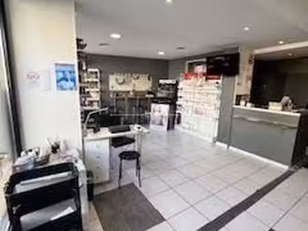 local commercial 83 m²