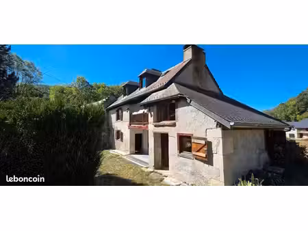 vallée de campan – maison de pays de 1687 – 120 m² – 8 000 m² de terrain – bordure d'adour
