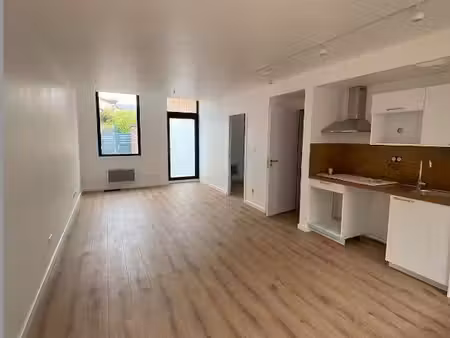 beau t2 (calme et lumineux) entièrement rénové