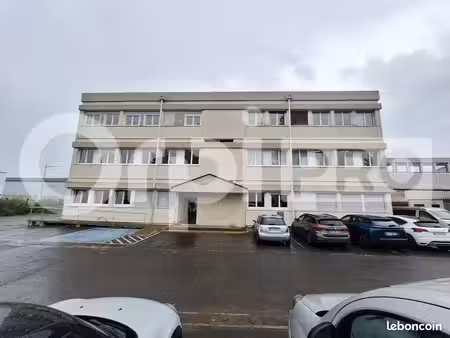 bureau 111 m²