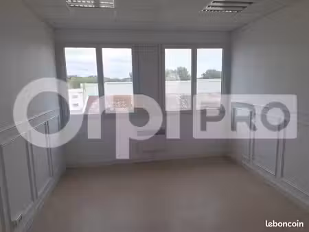 bureau 42 m²