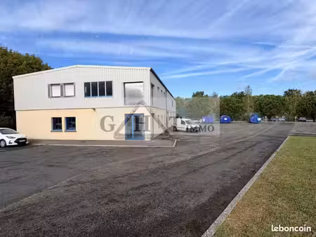 local industriel 812 m²