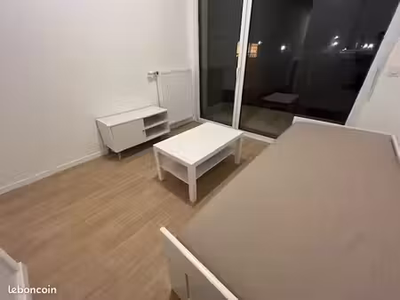 à louer – magnifique studio meublé avec terrasse et jardin – vitry-sur-seine / les ardoine