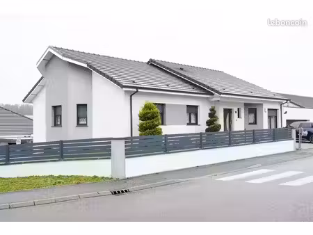 joli bungalow à la chambre
