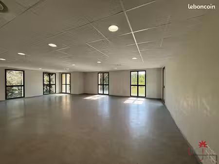 appartement 1 pièce 99 m²