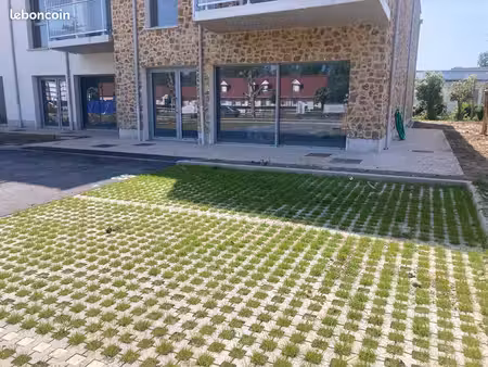 local commercial 60 m² cucq