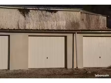garage à loué à baud