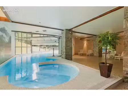 très beau t2 avec piscine  sauna  hammam et terrasse