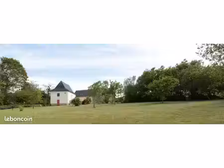 maison béarnaise réstaurée + dépendances + parc