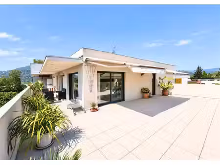 aux portes de mandelieu — toit-terrasse f4 - 116 m + 100 m² d'extérieur