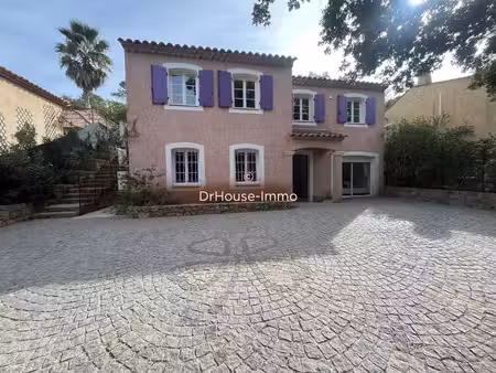 villa t8 de 170m2 avec piscine