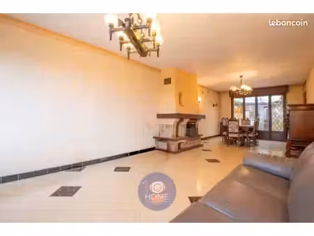 maison 6 pièces 121 m²