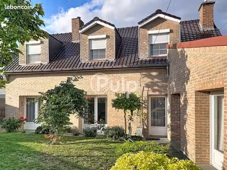 maison 7 pièces 195 m²