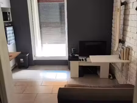 loue studio meublé 20m2 + terrasse