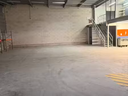 bâtiment 600 m2