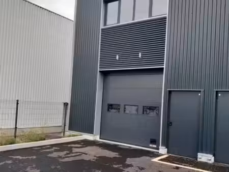 location local commercial