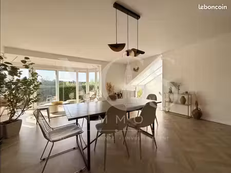maison 6 pièces 195 m²