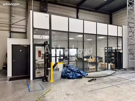 local industriel 898 m²