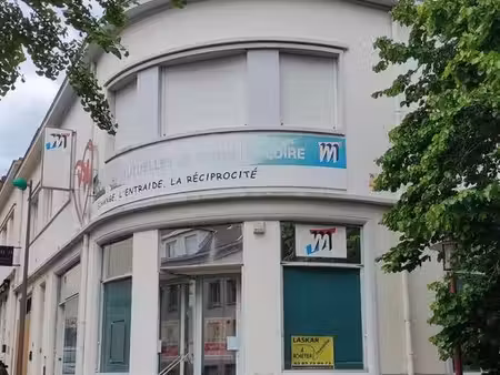 locaux commerciaux / bureaux 90m² à louer en centre ville