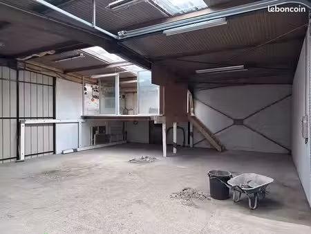 hangar depot location