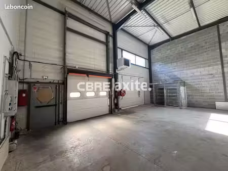 local d'activite 197 m² voglans