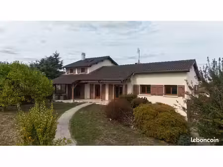 maison 8 pièces 166 m²