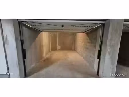 a louer grand garage ferme