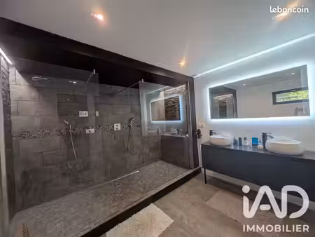 maison 5 pièces 180 m²