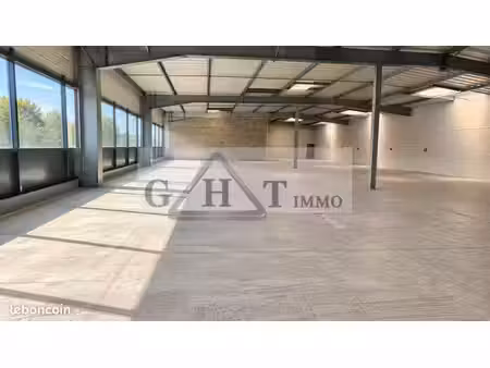 local industriel 500 m²