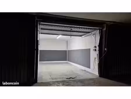 box fermé à louer - le chesnay