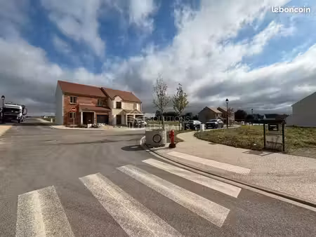 terrain 205 m² maulette