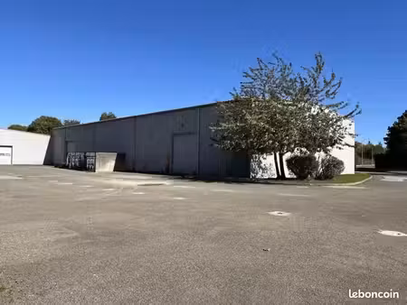 local industriel 3 120 m²